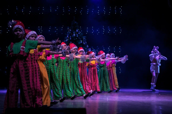 Новогодний концерт, с участием детских творческих коллективов ОДНТ