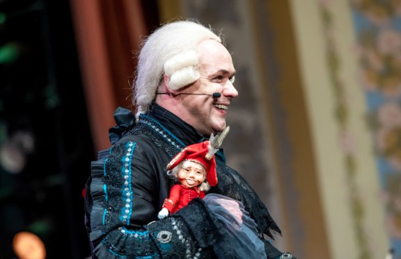 &Mcy;&acy;&kcy;&scy;&icy;&mcy; &Acy;&vcy;&iecy;&rcy;&icy;&ncy;&period; &laquo;&SHCHcy;&iecy;&lcy;&kcy;&ucy;&ncy;&chcy;&icy;&kcy;&raquo;&period; &Scy;&kcy;&acy;&zcy;&kcy;&acy; &scy; &ocy;&rcy;&kcy;&iecy;&scy;&tcy;&rcy;&ocy;&mcy;&period;