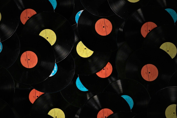 &KHcy;&icy;&tcy;&ycy; &zcy;&acy;&rcy;&ucy;&bcy;&iecy;&zhcy;&ncy;&ocy;&jcy; &ecy;&scy;&tcy;&rcy;&acy;&dcy;&ycy;