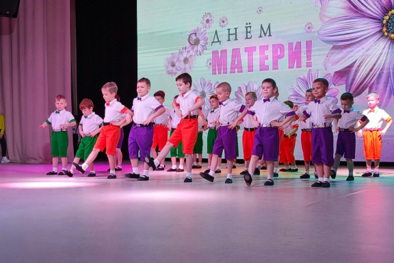 Концертная программа "Свет маминого сердца"