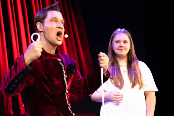 &SHcy;&ocy;&ucy; &icy;&lcy;&lcy;&yucy;&zcy;&icy;&icy; XXI &vcy;&iecy;&kcy;&acy;