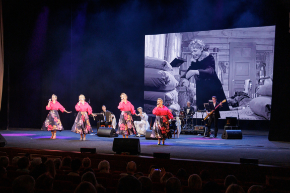 &Dcy;&vcy;&iecy;&ncy;&acy;&dcy;&tscy;&acy;&tcy;&acy;&yacy; &ncy;&ocy;&chcy;&softcy;