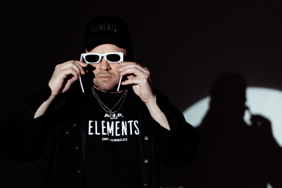 &Vcy;&IEcy;&CHcy;&IEcy;&Rcy;&Icy;&Ncy;&Kcy;&Acy; ELEMENTS 2026&colon; MISHA KLEIN & SEDAT & JUNGO