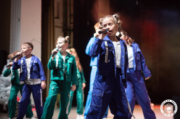 Новогодний концерт, с участием детских творческих коллективов ОДНТ