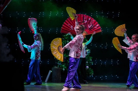 Новогодний концерт, с участием детских творческих коллективов ОДНТ