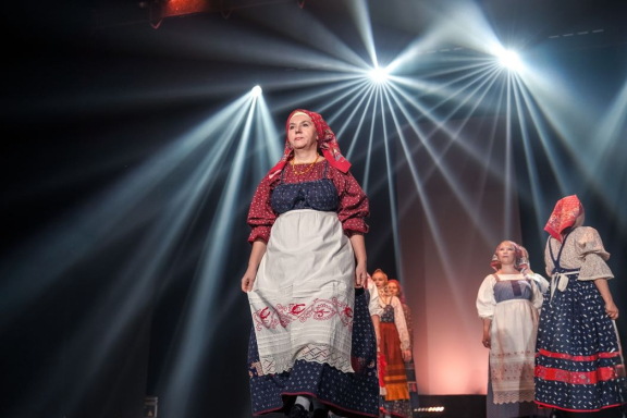 Показа коллекций костюмов «Вятский Силуэт»