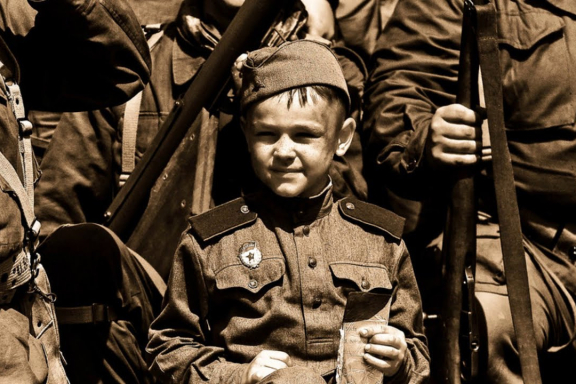 &Icy;&ncy;&tcy;&iecy;&rcy;&acy;&kcy;&tcy;&icy;&vcy;&ncy;&acy;&yacy; &icy;&gcy;&rcy;&acy; "&Icy;&mcy;&yacy; &tcy;&iecy;&bcy;&iecy; &pcy;&ocy;&bcy;&iecy;&dcy;&icy;&tcy;&iecy;&lcy;&softcy;"