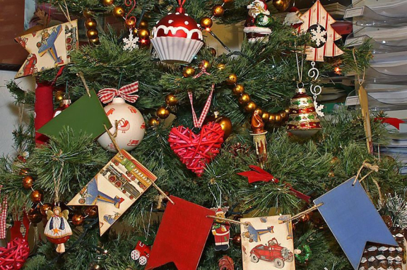 Познавательный час «Новогодние традиции»