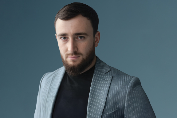 &Scy;&ucy;&lcy;&tcy;&acy;&ncy; &Lcy;&acy;&gcy;&ucy;&chcy;&iecy;&vcy; &sol; &Kcy;&icy;&rcy;&ocy;&vcy;