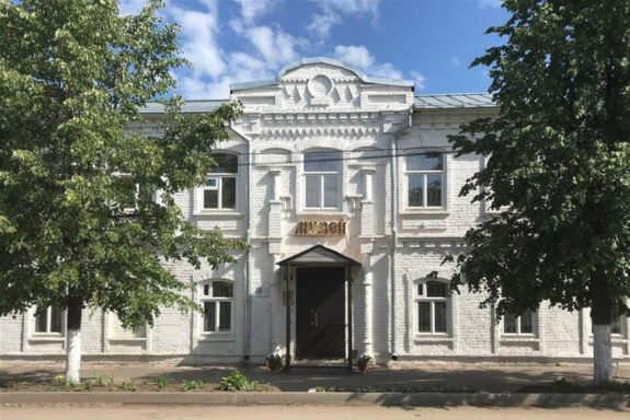 Обзорная экскурсия по Яранскому районному краеведческому музею