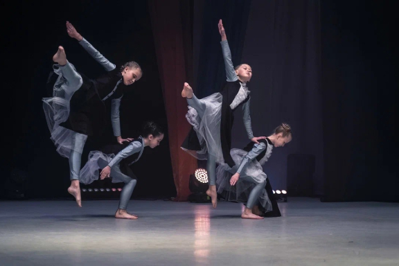 &Kcy;&ocy;&ncy;&kcy;&ucy;&rcy;&scy;&ncy;&ycy;&jcy; &pcy;&rcy;&ocy;&scy;&mcy;&ocy;&tcy;&rcy; V &Ocy;&tcy;&kcy;&rcy;&ycy;&tcy;&ocy;&gcy;&ocy; &fcy;&iecy;&scy;&tcy;&icy;&vcy;&acy;&lcy;&yacy;-&kcy;&ocy;&ncy;&kcy;&ucy;&rcy;&scy;&acy; &scy;&ocy;&vcy;&rcy;&iecy;&mcy;&iecy;&ncy;&ncy;&ocy;&jcy; &khcy;&ocy;&rcy;&iecy;&ocy;&gcy;&rcy;&acy;&fcy;&icy;&icy; &laquo;&Tcy;&acy;&ncy;&tscy;&Fcy;&ocy;&rcy;&mcy;&acy;&tscy;&icy;&yacy;&raquo;