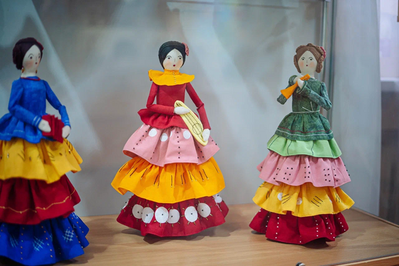 &Vcy;&ycy;&scy;&tcy;&acy;&vcy;&kcy;&acy; &laquo;&Pcy;&rcy;&icy;&khcy;&ocy;&dcy;&icy;&tcy;&iecy; &vcy; &gcy;&ocy;&scy;&tcy;&icy; &kcy; &ncy;&acy;&mcy;&excl;&raquo; &scy;&tcy;&ucy;&dcy;&icy;&icy; &rcy;&ucy;&kcy;&ocy;&tcy;&vcy;&ocy;&rcy;&ncy;&ocy;&jcy; &icy;&gcy;&rcy;&ucy;&shcy;&kcy;&icy; &laquo;&Lcy;&yacy;&lcy;&softcy;&kcy;&icy;&ncy; &dcy;&ocy;&mcy;&raquo;