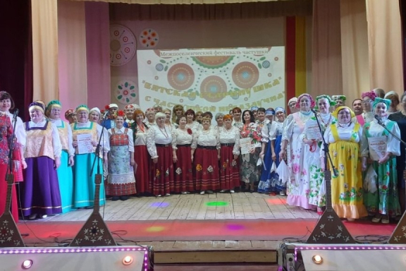 &Fcy;&iecy;&scy;&tcy;&icy;&vcy;&acy;&lcy;&softcy; &chcy;&acy;&scy;&tcy;&ucy;&shcy;&kcy;&icy; &laquo;&Vcy;&yacy;&tcy;&scy;&kcy;&acy;&yacy; &scy;&tcy;&acy;&rcy;&icy;&ncy;&ucy;&shcy;&kcy;&acy; &scy; &chcy;&acy;&scy;&tcy;&ucy;&shcy;&kcy;&ocy;&jcy; &ncy;&iecy;&rcy;&acy;&zcy;&lcy;&ucy;&chcy;&ncy;&acy;&raquo;