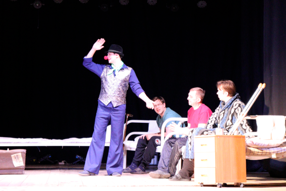 &Scy;&pcy;&iecy;&kcy;&tcy;&acy;&kcy;&lcy;&softcy; &laquo;&Ncy;&acy; &vcy;&ycy;&pcy;&icy;&scy;&kcy;&ucy;&comma; &icy;&lcy;&icy; &Kcy;&lcy;&ocy;&ucy;&ncy; &vcy; &gcy;&ocy;&scy;&pcy;&icy;&tcy;&acy;&lcy;&iecy;&raquo;