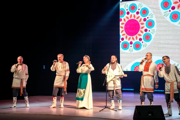 Отчетный концерт "НАШИ песни" народного коллектива ансамбля народной песни "Хлыновские бояре"