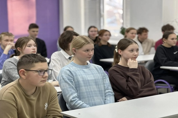 "&Mcy;&ycy; &scy;&ncy;&ocy;&vcy;&acy; &vcy;&mcy;&iecy;&scy;&tcy;&iecy;&colon; &Kcy;&rcy;&ycy;&mcy; &icy; &Rcy;&ocy;&scy;&scy;&icy;&yacy;"