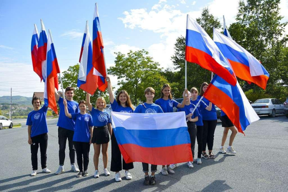 "&Rcy;&ocy;&scy;&scy;&icy;&yacy; &ocy;&dcy;&ncy;&acy; &dcy;&lcy;&yacy; &vcy;&scy;&iecy;&khcy;"