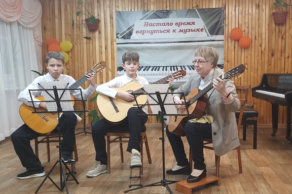 &Kcy;&ocy;&ncy;&tscy;&iecy;&rcy;&tcy; "&Vcy;&ocy;&tcy; &ocy;&ncy;&acy; &kcy;&acy;&kcy;&acy;&yacy;&comma; &scy;&tcy;&ocy;&rcy;&ocy;&ncy;&acy; &rcy;&ocy;&dcy;&ncy;&acy;&yacy;"&comma; &pcy;&ocy;&scy;&vcy;&yacy;&shchcy;&iecy;&ncy;&ncy;&ycy;&jcy; 90-&lcy;&iecy;&tcy;&icy;&yucy; &Kcy;&icy;&rcy;&ocy;&vcy;&scy;&kcy;&ocy;&jcy; &ocy;&bcy;&lcy;&acy;&scy;&tcy;&icy;&comma; &Dcy;&ncy;&yucy; &Rcy;&ocy;&scy;&scy;&icy;&icy; &icy; &Ocy;&mcy;&ucy;&tcy;&ncy;&icy;&ncy;&scy;&kcy;&ocy;&gcy;&ocy; &rcy;&acy;&jcy;&ocy;&ncy;&acy;