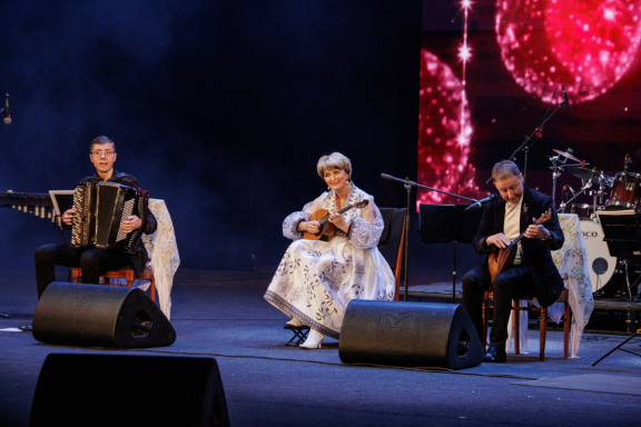 &Dcy;&vcy;&iecy;&ncy;&acy;&dcy;&tscy;&acy;&tcy;&acy;&yacy; &ncy;&ocy;&chcy;&softcy;