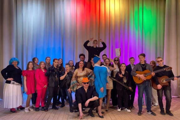 &Tcy;&vcy;&ocy;&rcy;&chcy;&iecy;&scy;&kcy;&icy;&jcy; &fcy;&iecy;&scy;&tcy;&icy;&vcy;&acy;&lcy;&softcy; "&YAcy;&rcy;&chcy;&iecy; &zcy;&vcy;&iocy;&zcy;&dcy;"