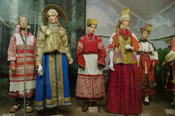 &Mcy;&ocy;&lcy;&ocy;&dcy;&iocy;&zhcy;&ncy;&acy;&yacy; &vcy;&scy;&tcy;&rcy;&iecy;&chcy;&acy; &laquo;&Pcy;&rcy;&acy;&zcy;&dcy;&ncy;&icy;&kcy; &ncy;&acy;&tscy;&icy;&ocy;&ncy;&acy;&lcy;&softcy;&ncy;&ycy;&khcy; &kcy;&ocy;&scy;&tcy;&yucy;&mcy;&ocy;&vcy;&raquo;